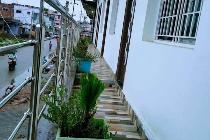 Room 6 of 8