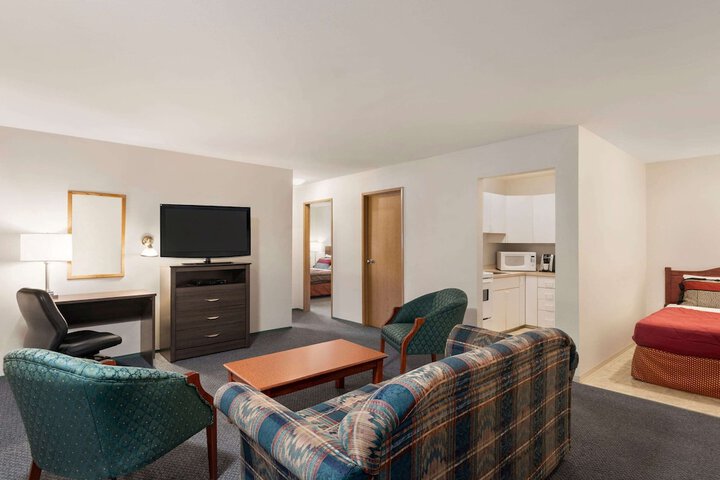 Room 32 of 58