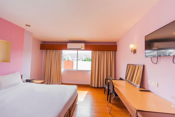 Room 30 of 65
