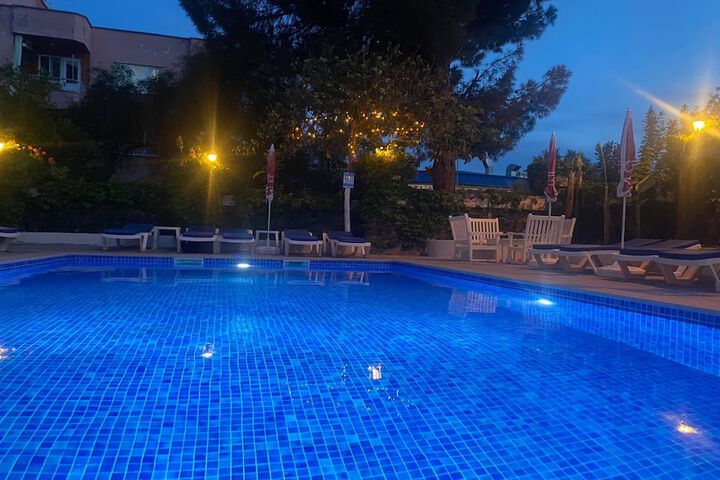 Hotel Pool