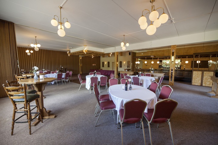 Ballroom/Hall 37 of 47