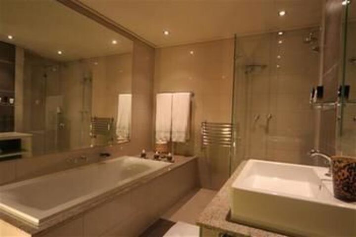 Room 2 of 6