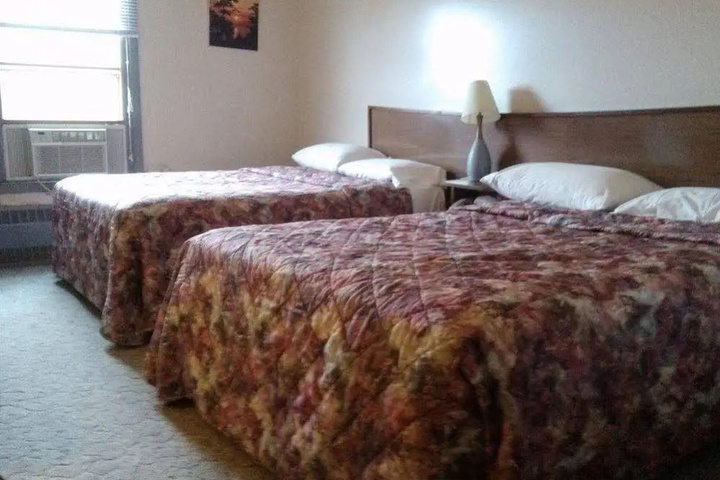 Room 2 of 10