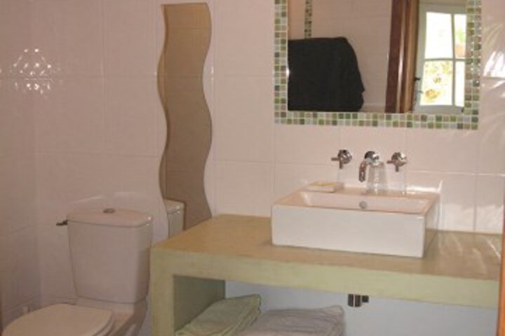 Room 7 of 14