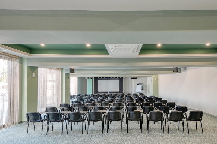 Business Center 87 of 113