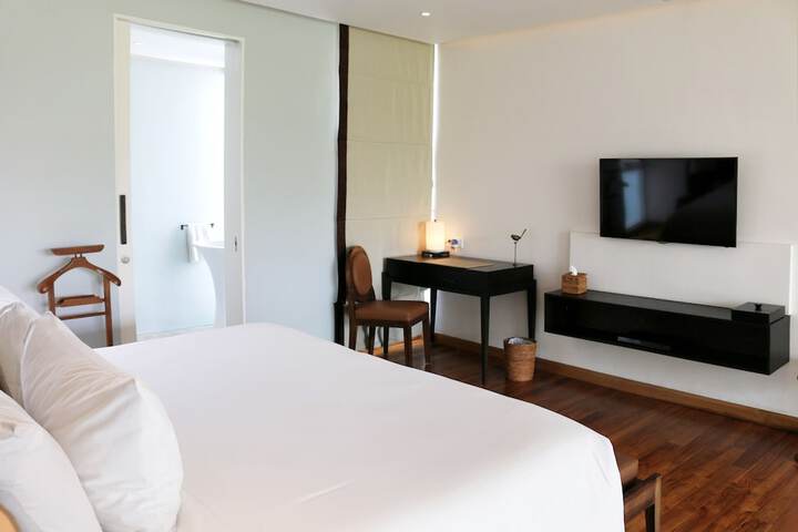 Room 14 of 73