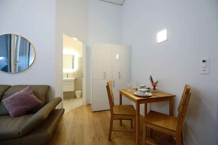 Room 5 of 25