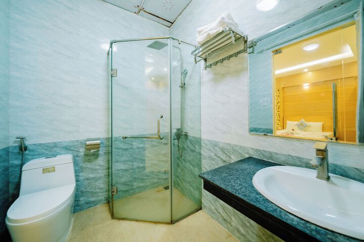 Room 14 of 19