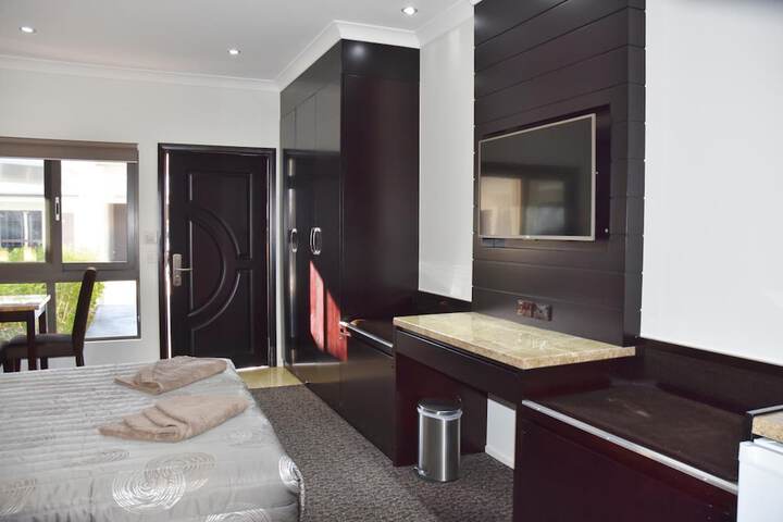 Room 16 of 43