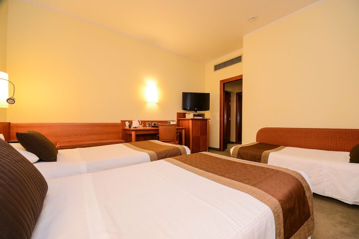 Room 28 of 111