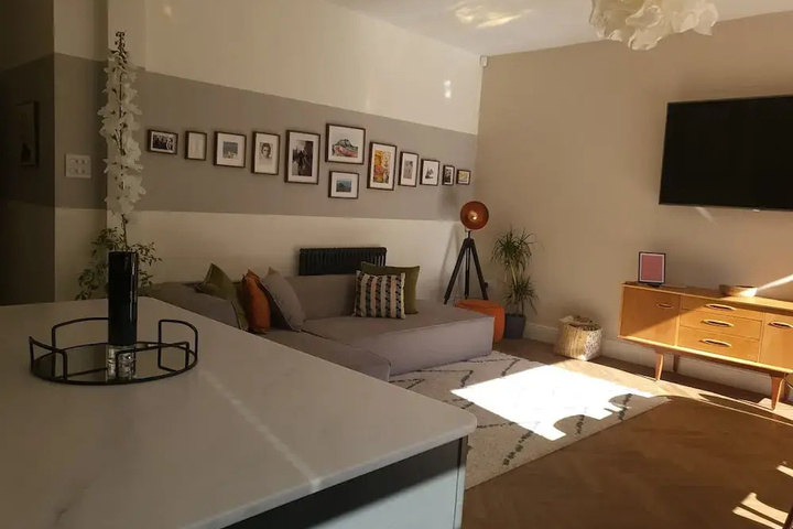 Room 2 of 12