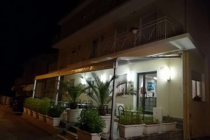 Hotel 38 of 39