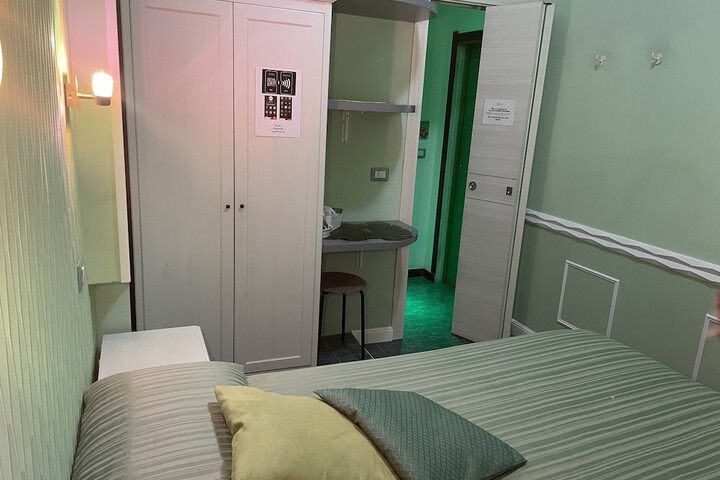 Room 15 of 54