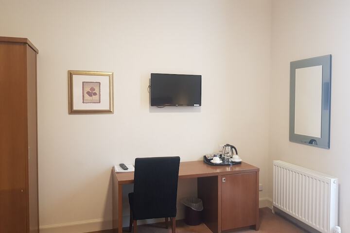 Room 10 of 62
