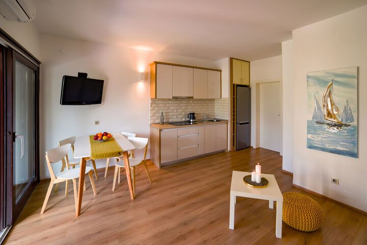 Room 15 of 26