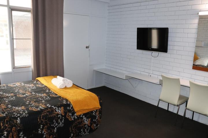 Room 24 of 61