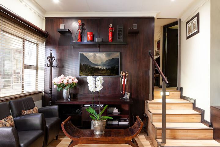 Lounge 50 of 61