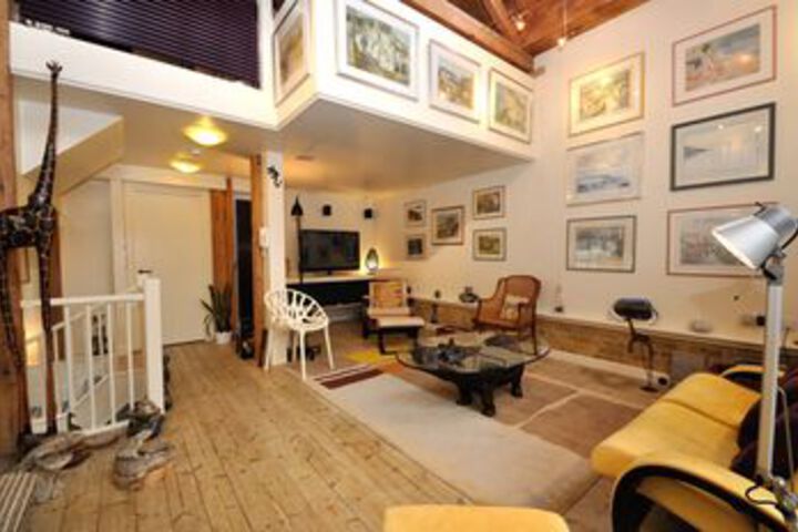 Room 16 of 18