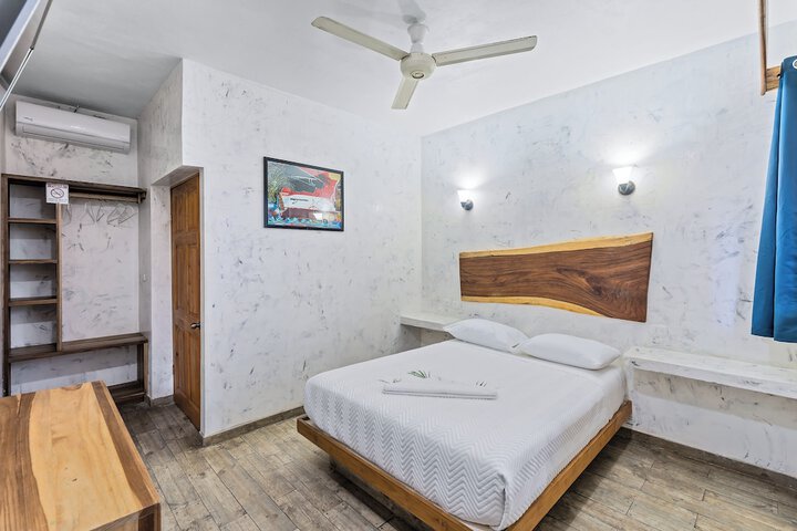 Room 5 of 20
