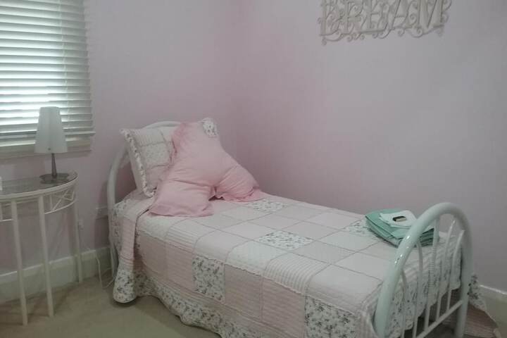 Room 6 of 22