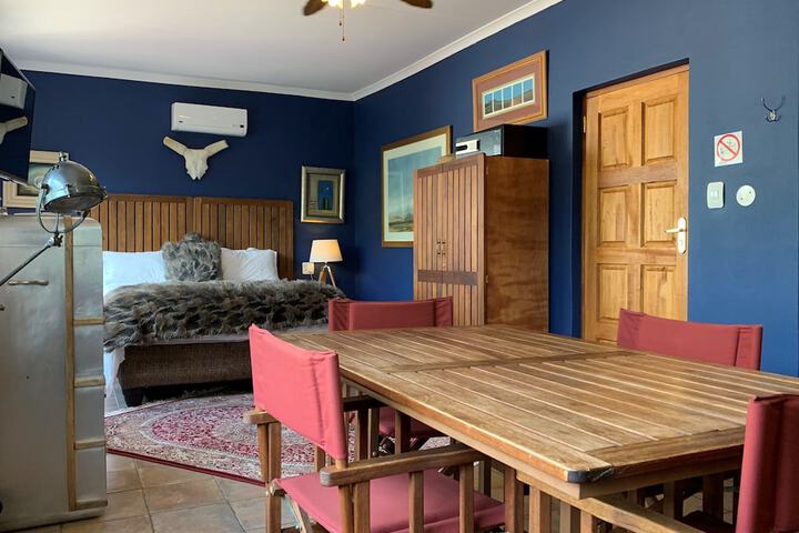 Room 49 of 143