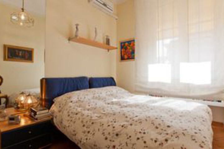 Room 4 of 14