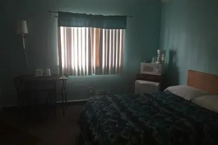 Exterior of SURF MOTEL