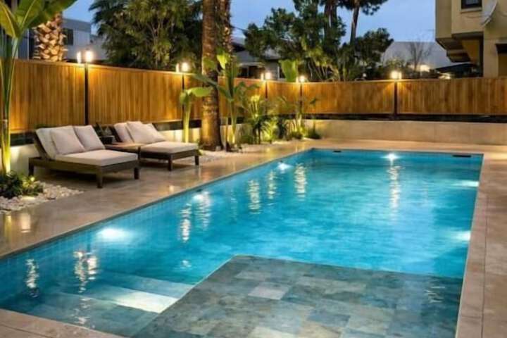 Pool 25 of 31