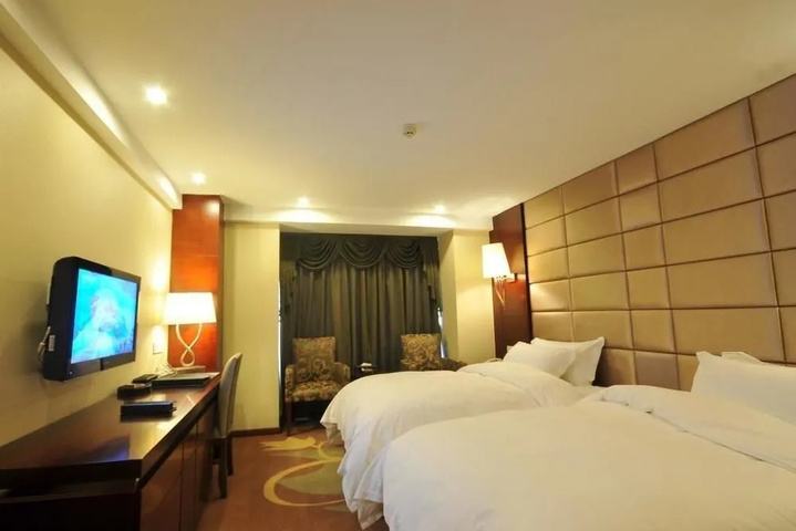 Room 4 of 14