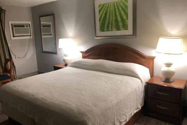 2 Double Beds (4 of 8)