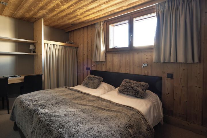 Room 16 of 48