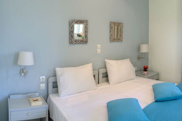 Room 3 of 106