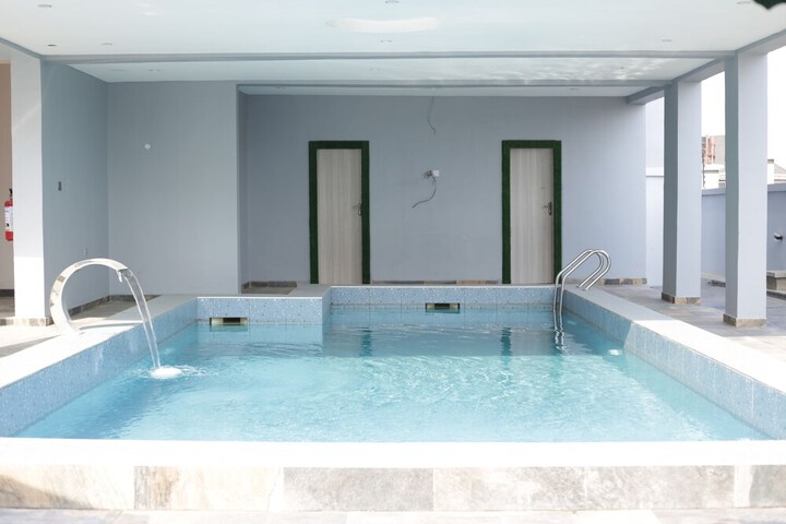 Pool 35 of 44