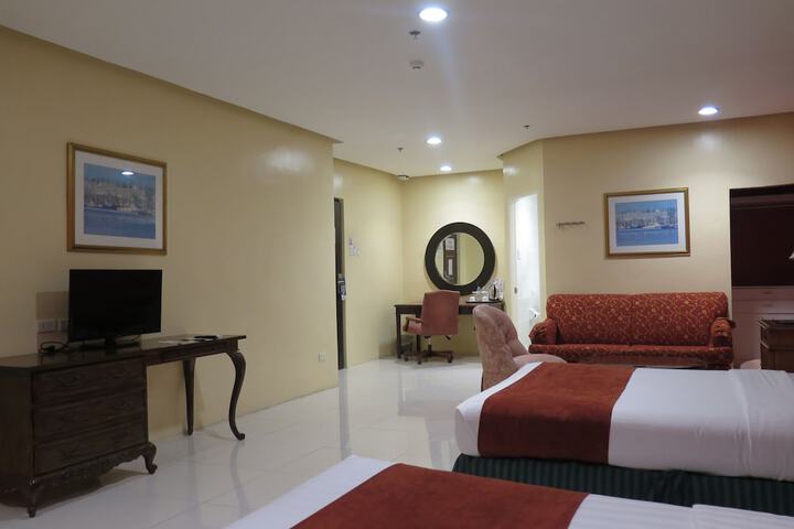 Room 18 of 39