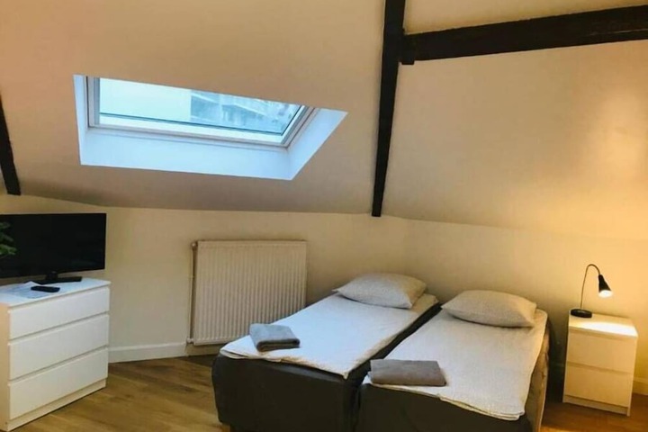 Room 4 of 24