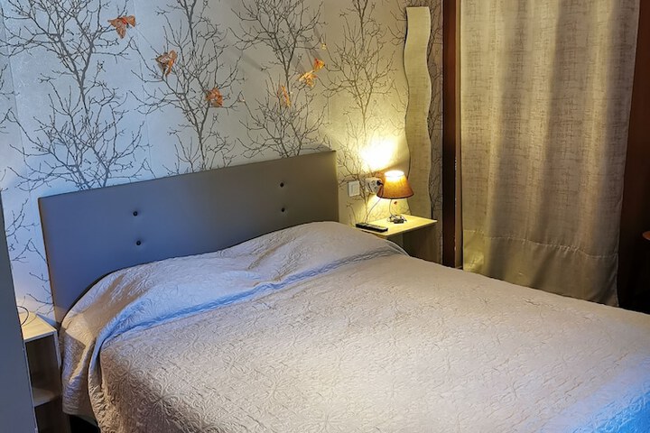 Room 9 of 64