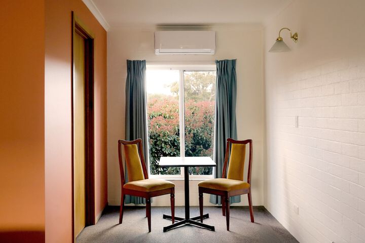 Room 9 of 38