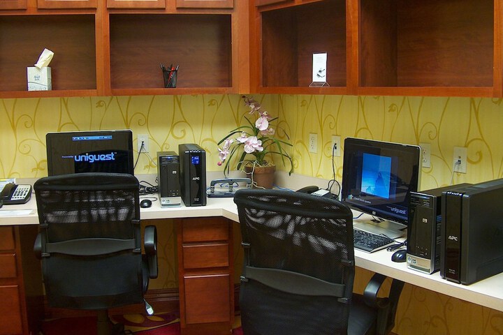 Business Center 30 of 33