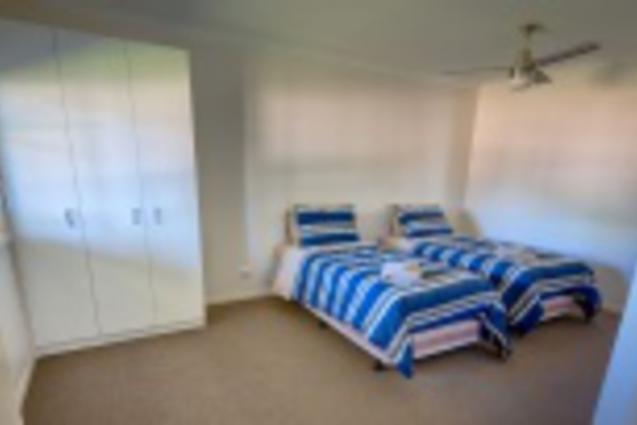 Room 281 of 372