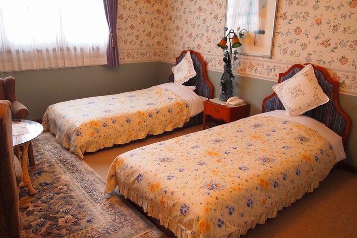 Room 5 of 35