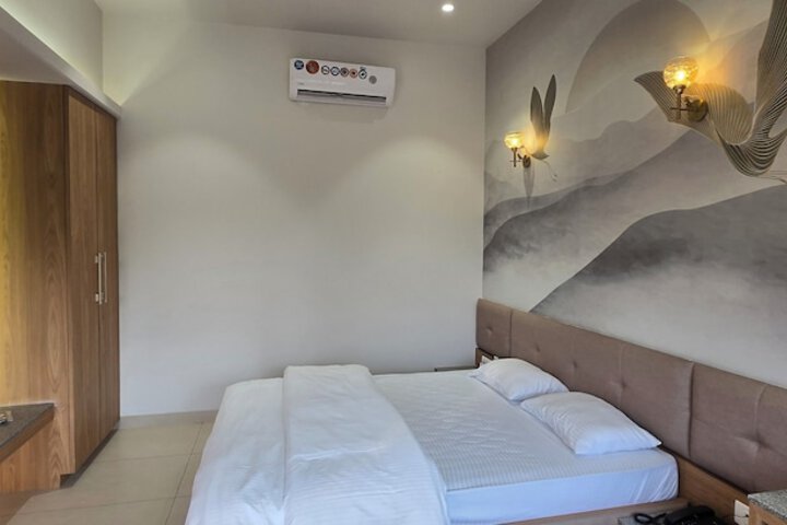 Room 9 of 65