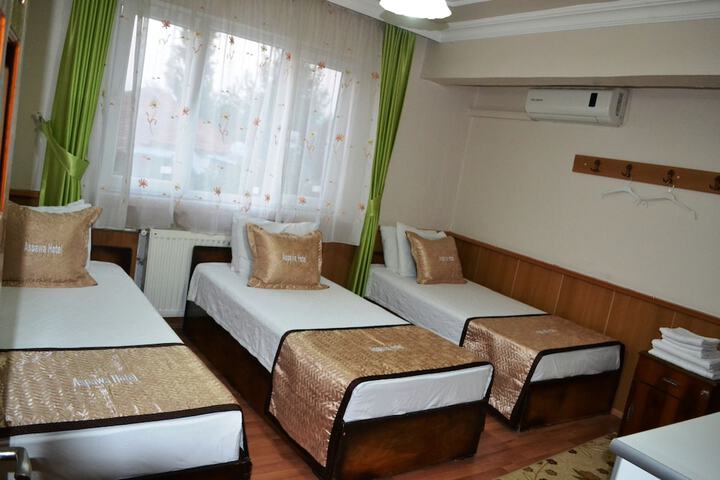 Room 10 of 48