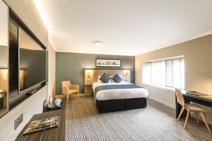 Room 9 of 63