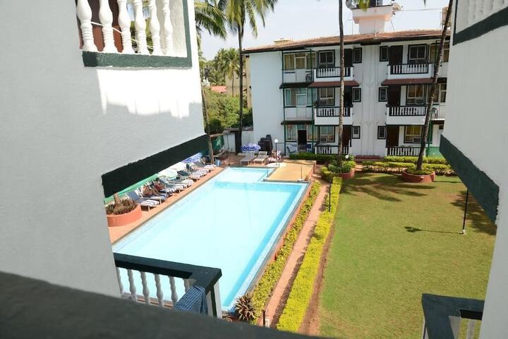 Hotel Pool
