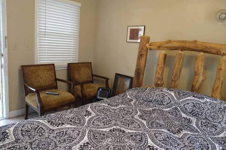 Room 10 of 27