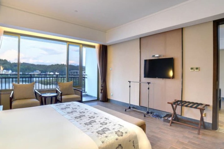 Room 17 of 18