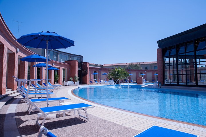 Pool 12 of 35