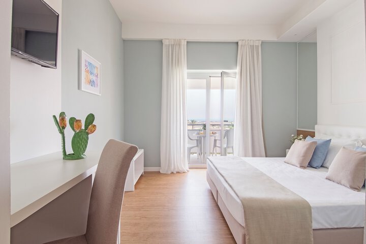 Room 26 of 105