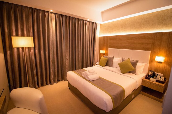 Room 2 of 30