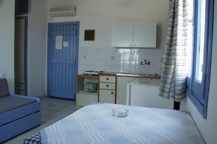 Room 3 of 20